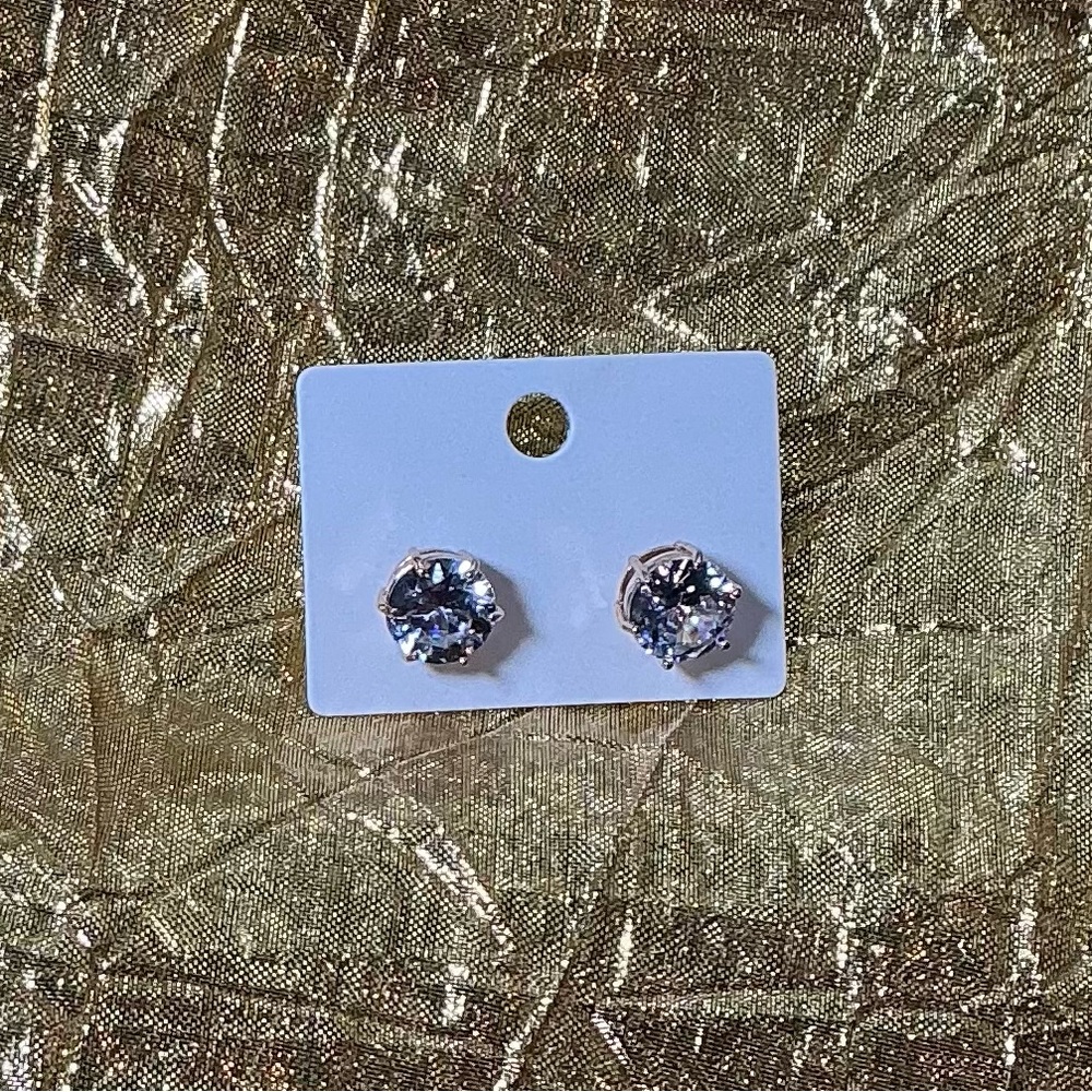 Classic Stud Earrings | Gold Basket